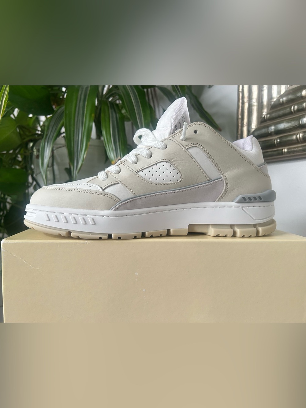 Axel Arigato White & Beige Area Lo Low-Top Sneaker - Picture 3 of 6